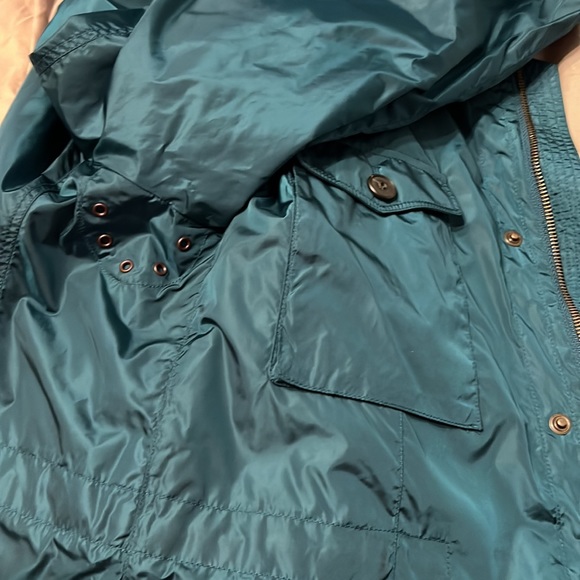 Burberry coat. This is my favorite thing I’ve ever owned. - Picture 5 of 6